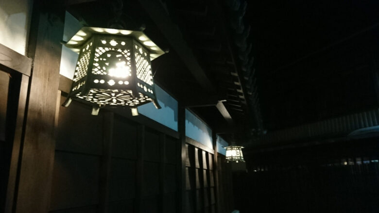 京町回廊の夜の灯