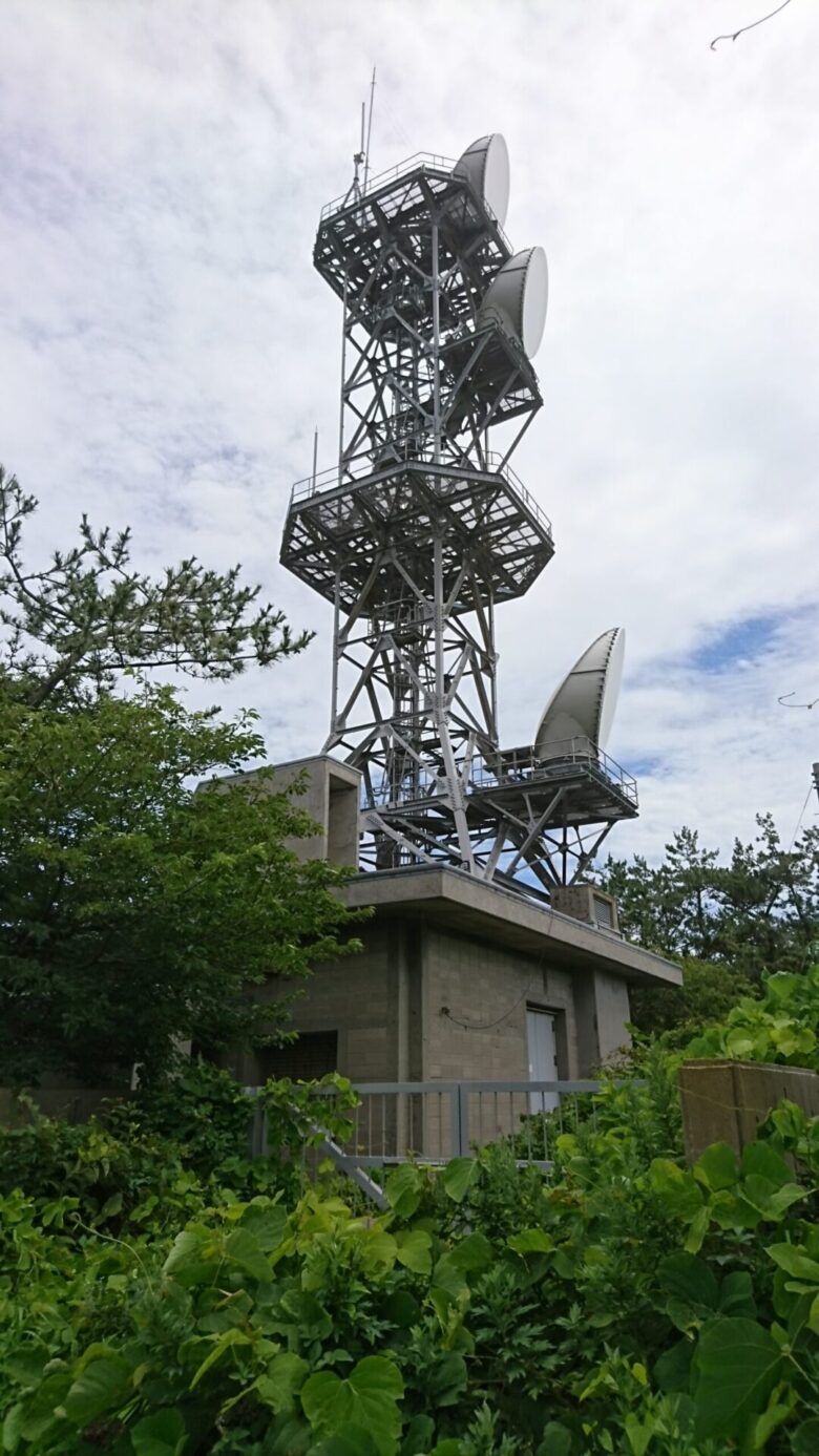 舳倉島の電波塔