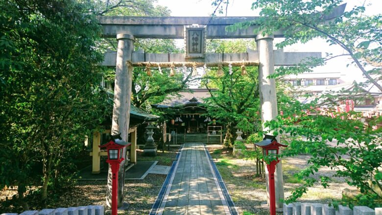湊八幡神社の鳥居