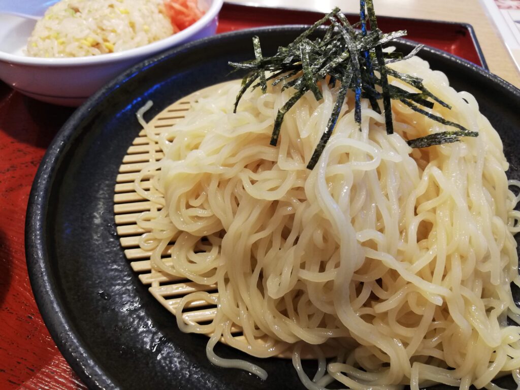 ８番らーめんのざるらーめん