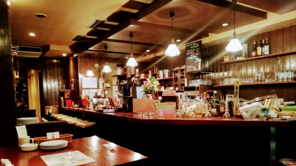 広坂ハイボールの店内