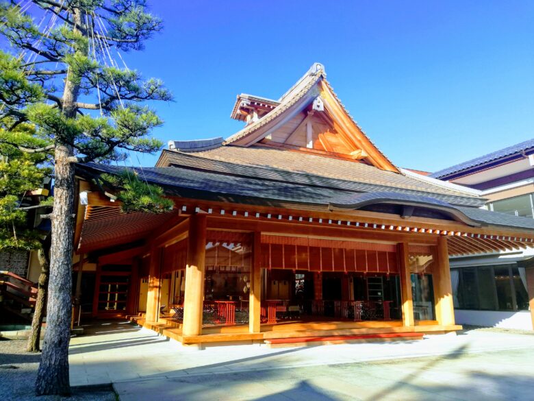 神明神社の建物
