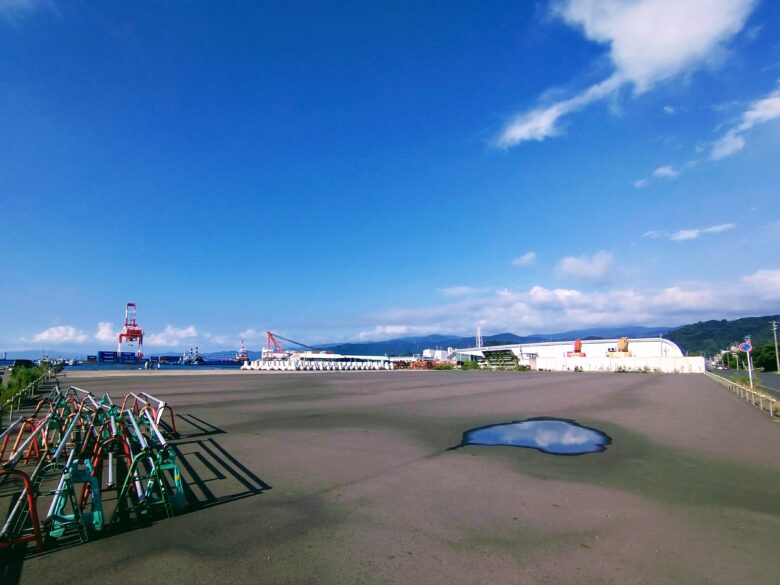 福井県漁業協同組合連合会 敦賀水産加工場の風景
