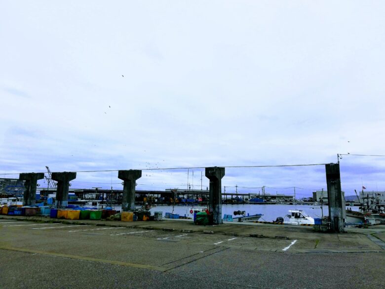 氷見漁港の風景