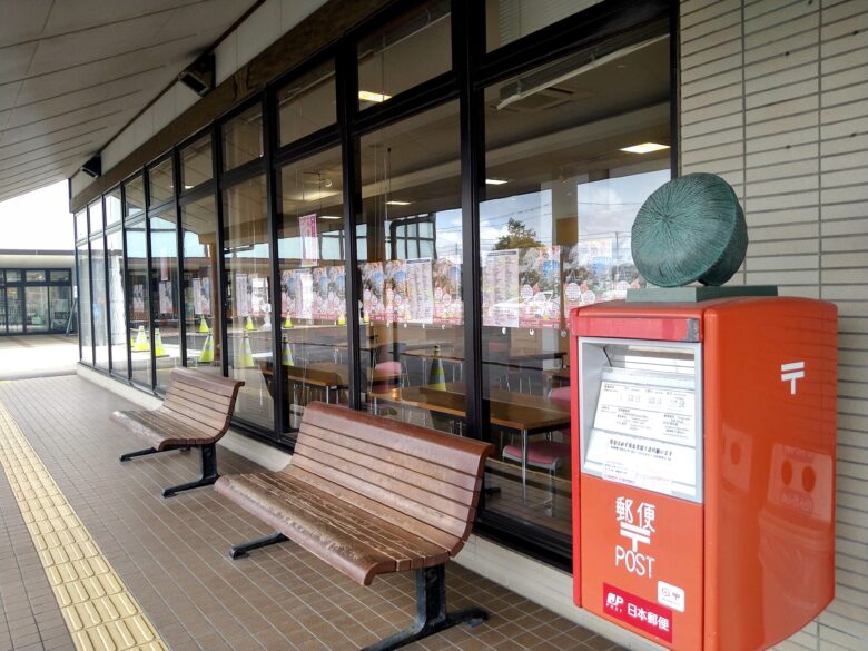 福岡駅のベンチ