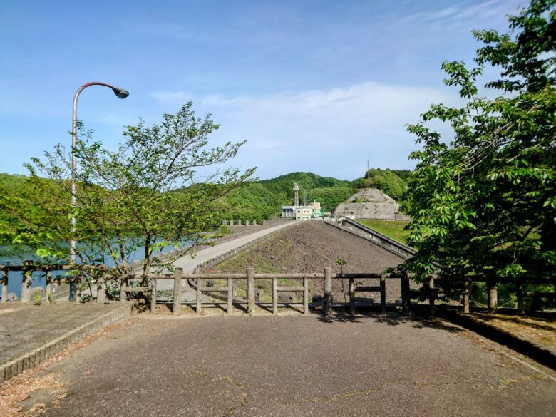 子撫川ダムの公園