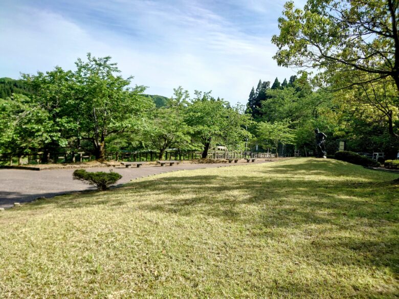 子撫川ダムの公園