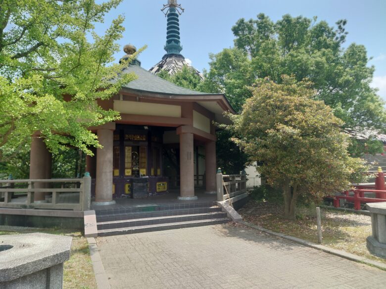 観音院 加賀寺の境内