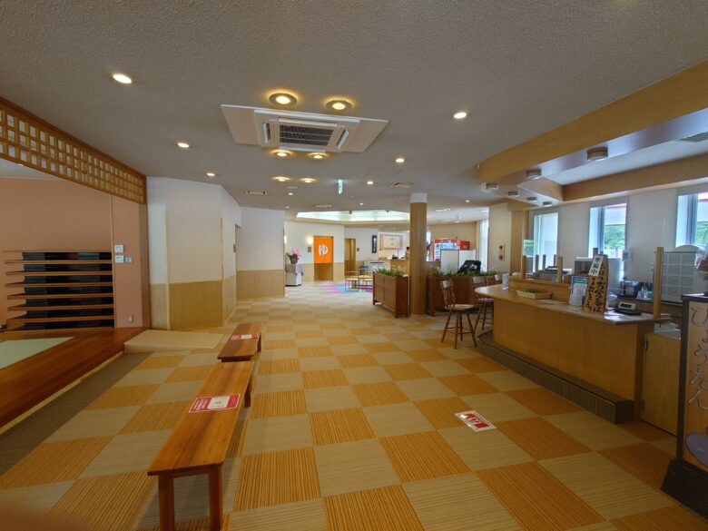 平ふれあい温泉センター ゆ〜楽の館内