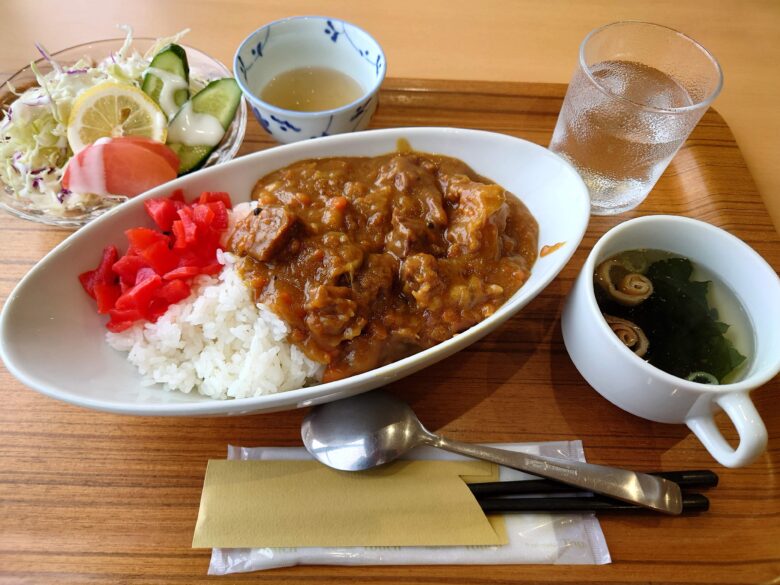 寄り道パーキング 若山の牛すじカレー