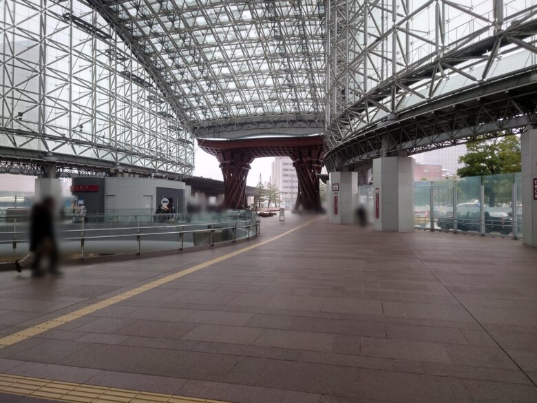 金沢駅の東口
