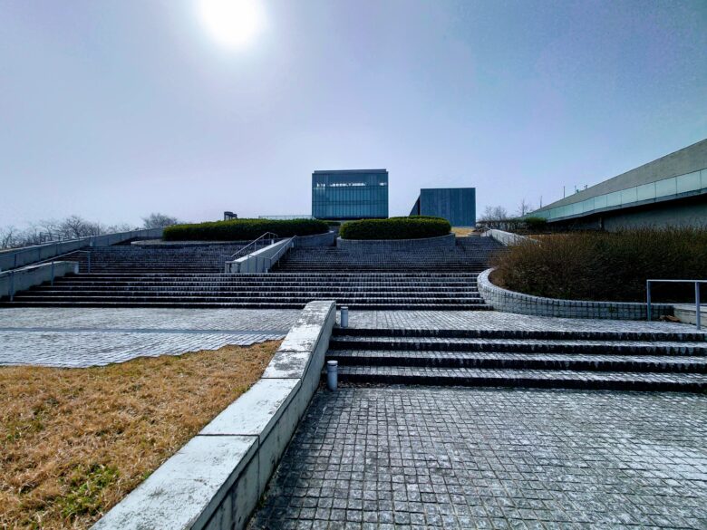 石川県西田幾多郎記念哲学館の外観