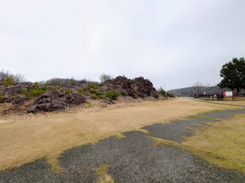 寄り道パーキング和気の岩の公園の岩