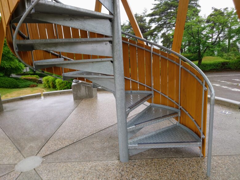 石川県森林公園 見晴台の螺旋階段