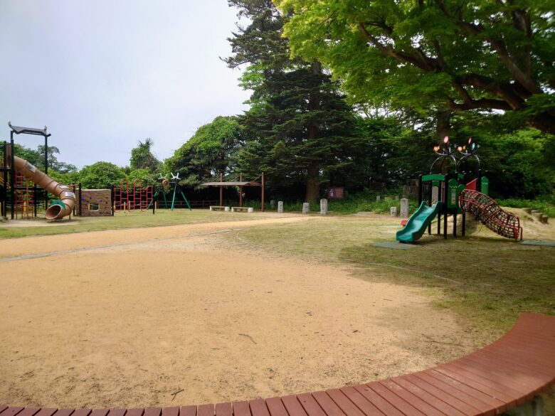 小丸山城址公園の遊具広場