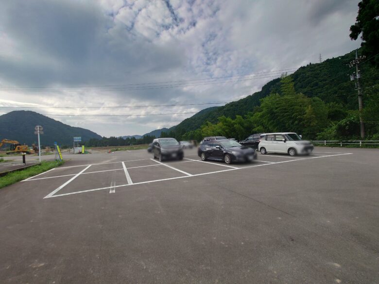 綿ヶ滝いこいの森の駐車場