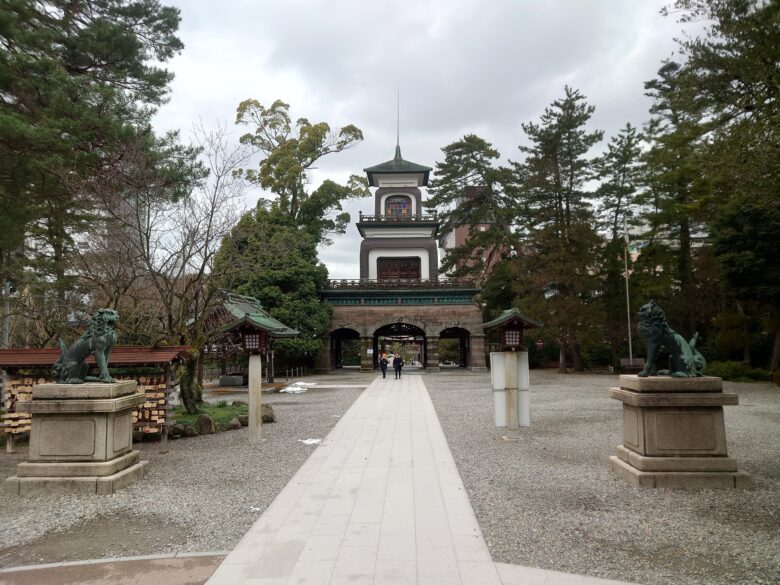 尾山神社の境内