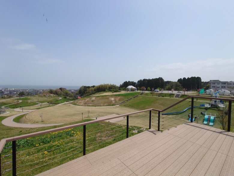 朝日山公園見晴らしの丘の西見晴らし台からの眺め