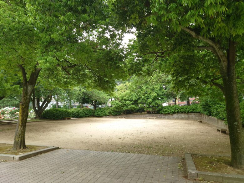 金沢南総合運動公園 バラ園の広場