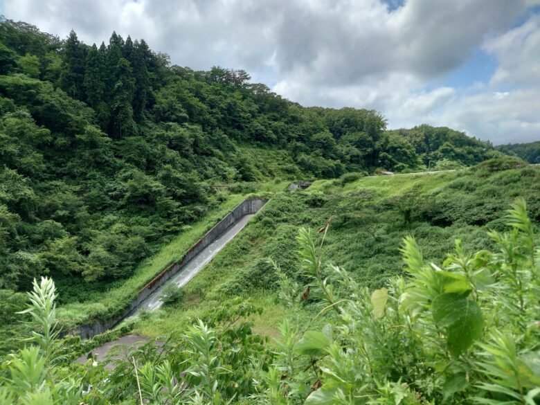 寺田川ダムの大きな滑り台