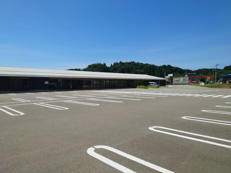 イカの駅つくモールの駐車場