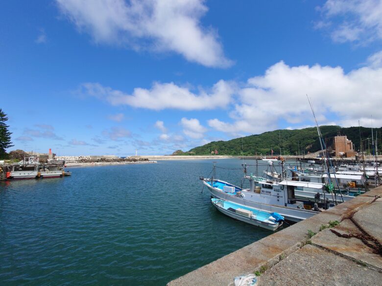 狼煙漁港（高屋地区）の風景