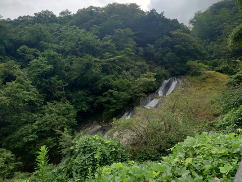 男女滝の全景