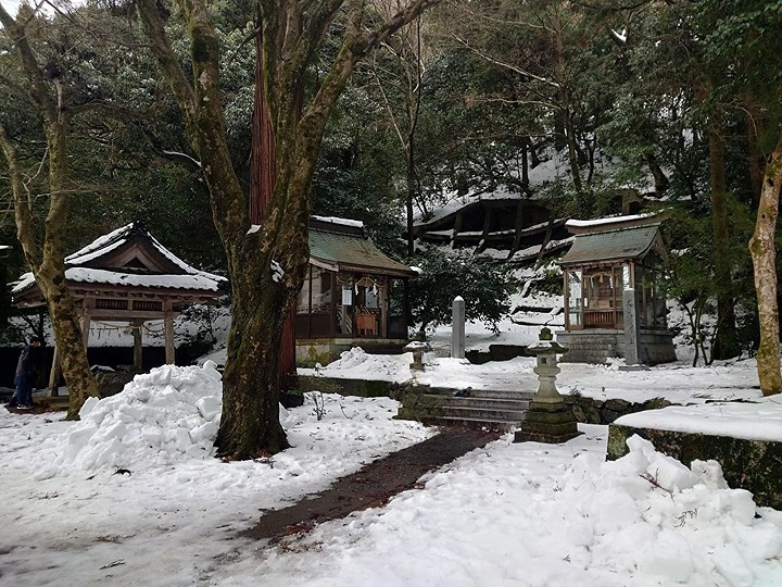 金劔宮の丈六神社