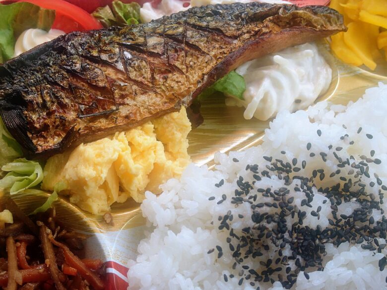 すずキッチンの塩さば弁当