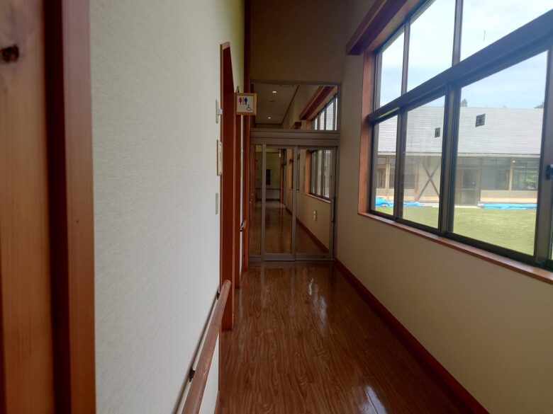 せせらぎ温泉 瀬領のレストランへ続く通路