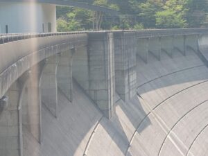 九谷ダムの上の方