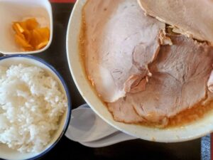 ラーメン工房 大市の醤油こってりラーメンと小ライス