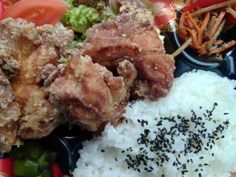 すずキッチンの唐揚げ弁当