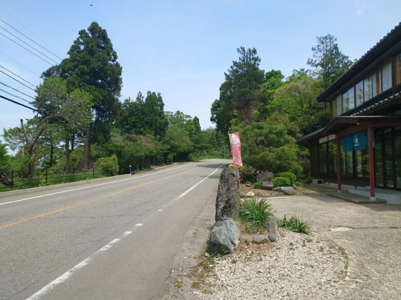 Cafe Ginjiro(銀次郎)の前の道路