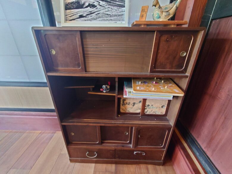 Cafe Ginjiro(銀次郎)の小物収納家具