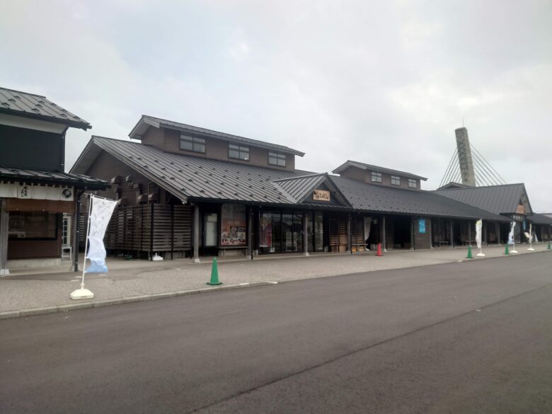 ひみ番屋街（道の駅 氷見）の建物