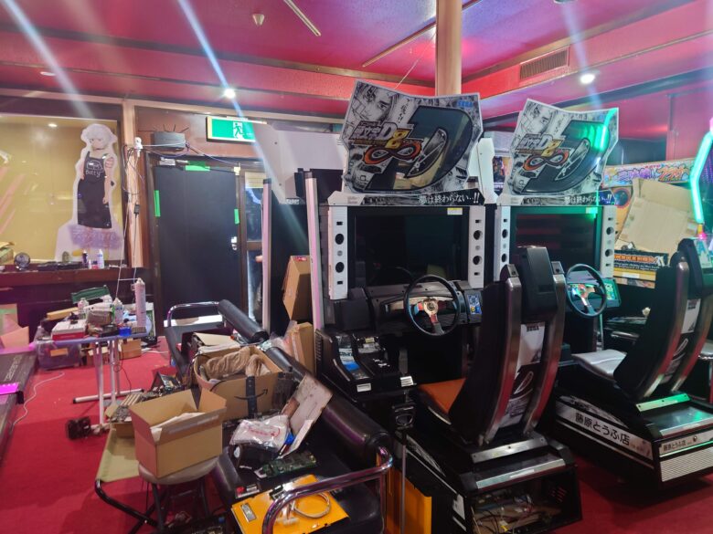 ゲームセンター ベティのレーシングゲームの筐体