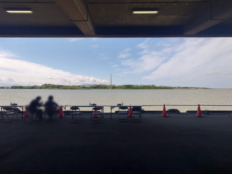 三国港市場のBBQ場