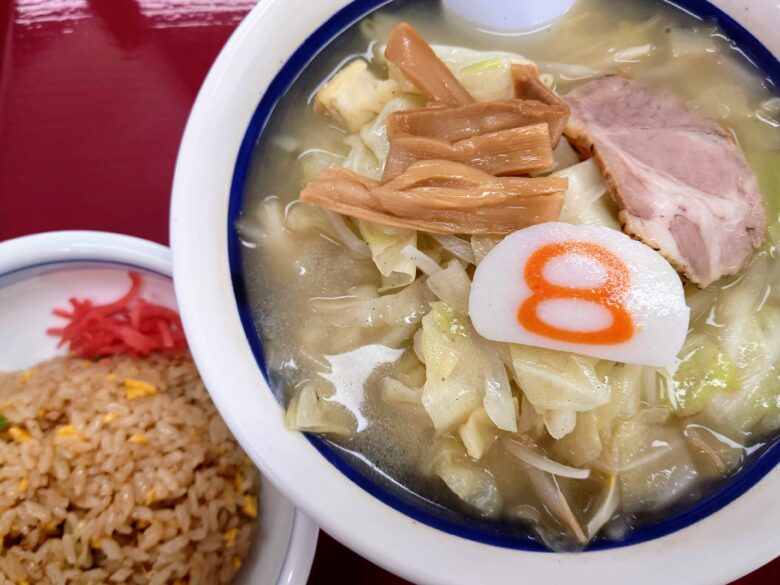 ８番らーめんの塩らーめんとミニ炒飯のセット