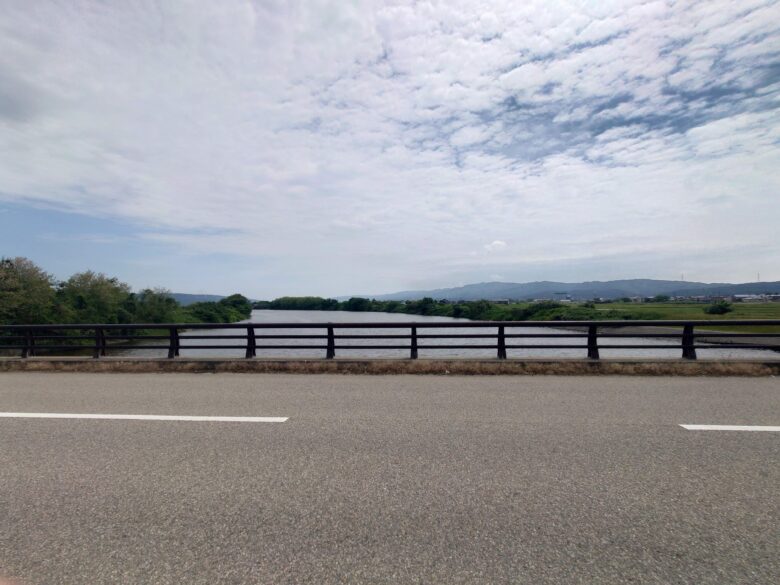 羽咋川潮止水門から見える釜屋大橋