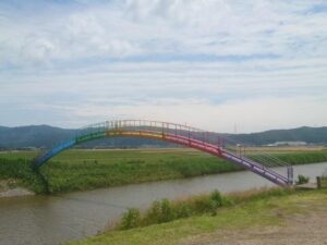 吉崎新橋のレインボー送水管