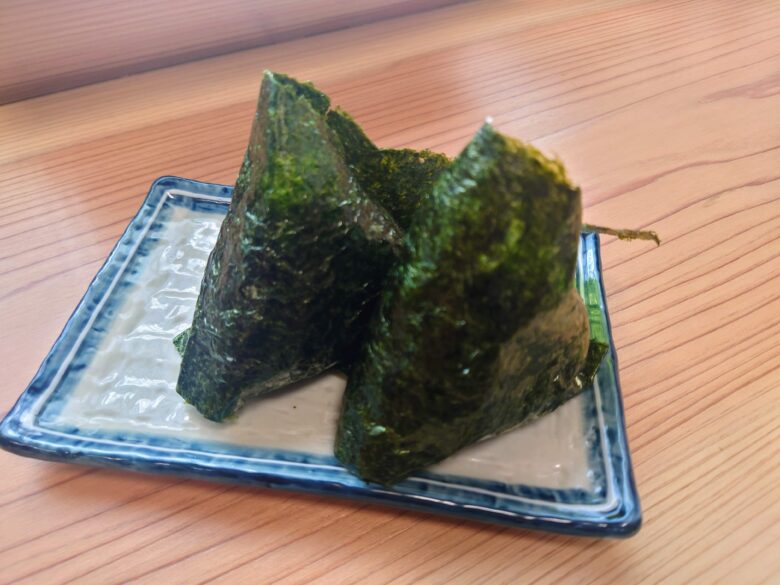 かど長食堂のおにぎり