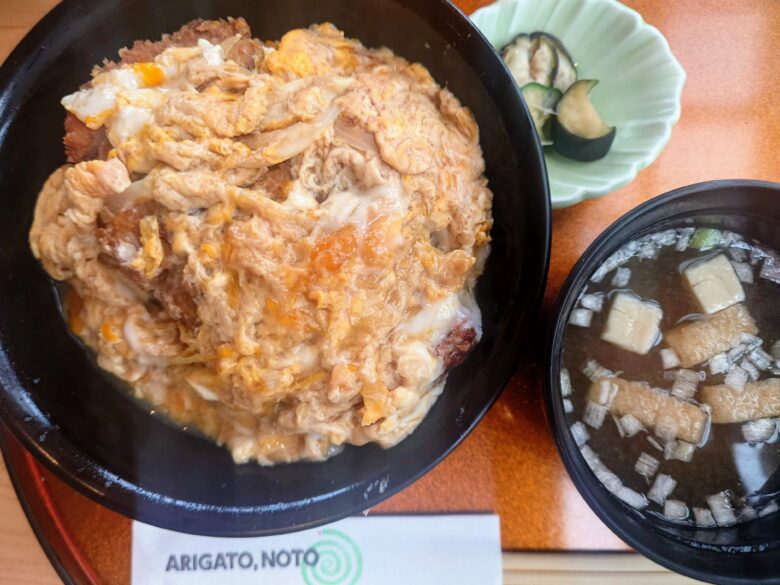 コミセンマリンタウンBASEのカツ丼