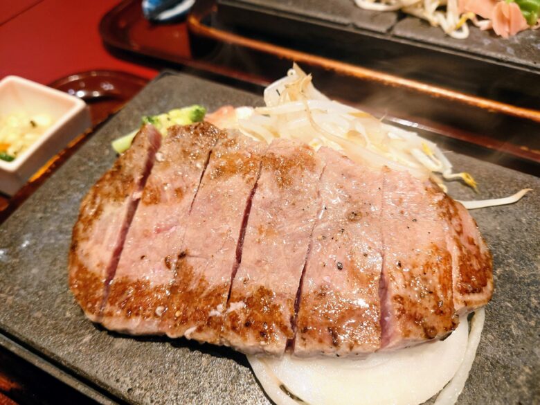 大膳のサーロインステーキ御膳のステーキのアップ