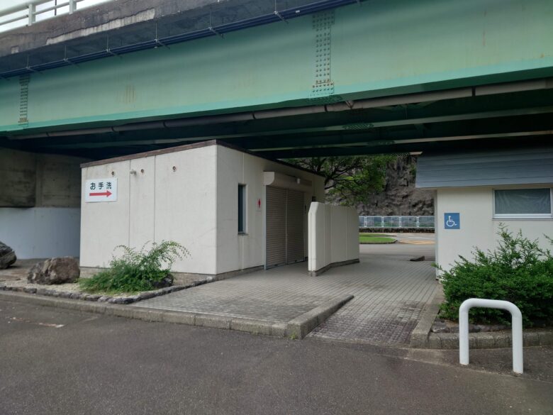 手取川ダム展望台の敷地にあるお手洗い