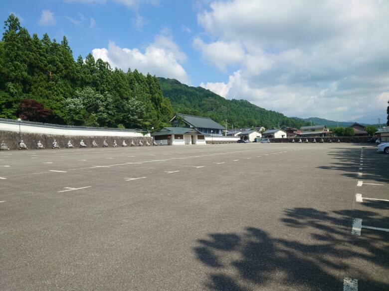 大師山清大寺の駐車場