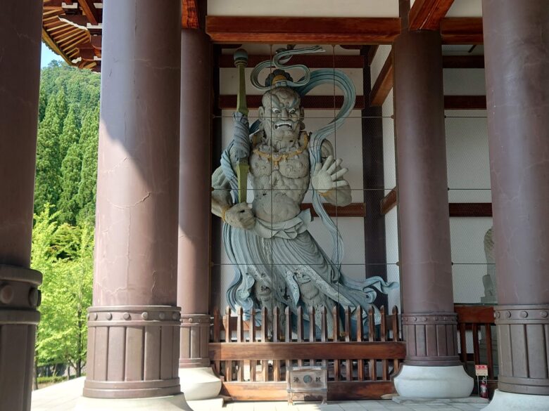 大師山清大寺の大門仁王像