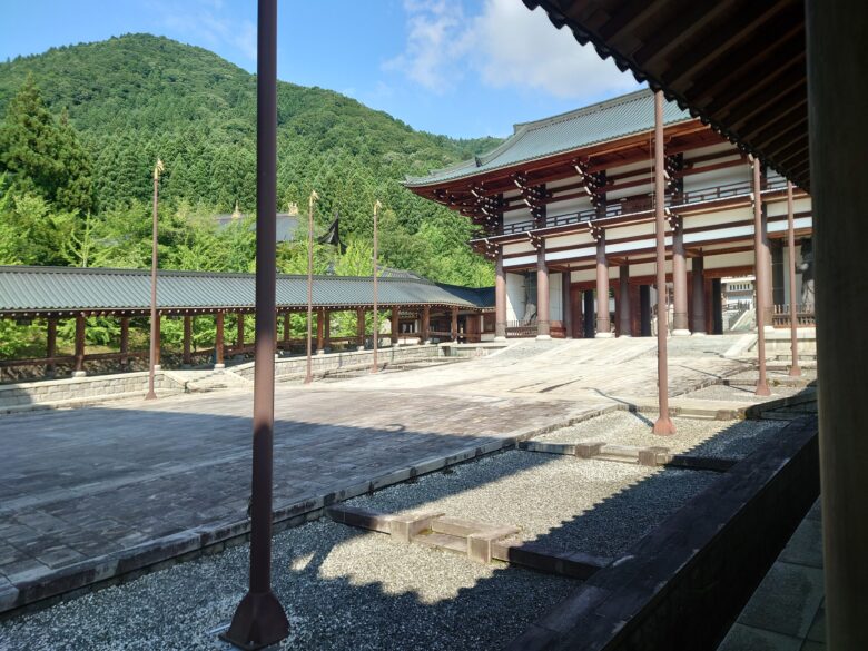 大師山清大寺の回廊から見た境内