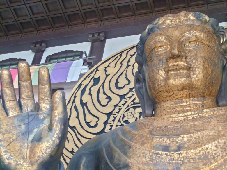 大師山清大寺の大仏殿の大仏