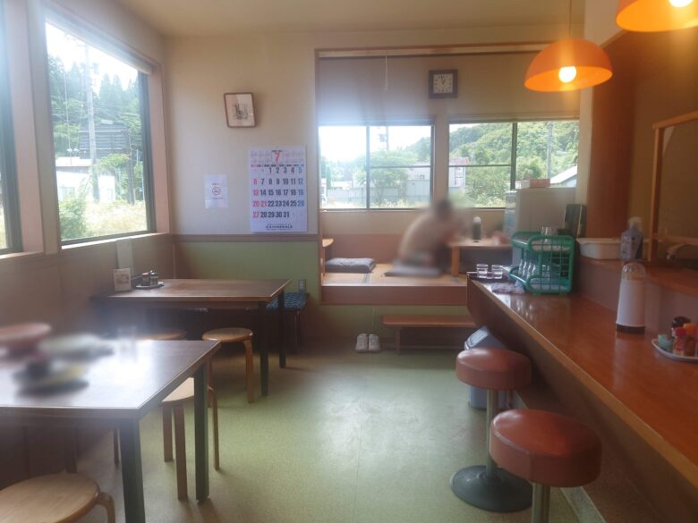 七味ラーメンの店内